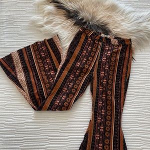 FREE PEOPLE - Corduroy Float on Flares -